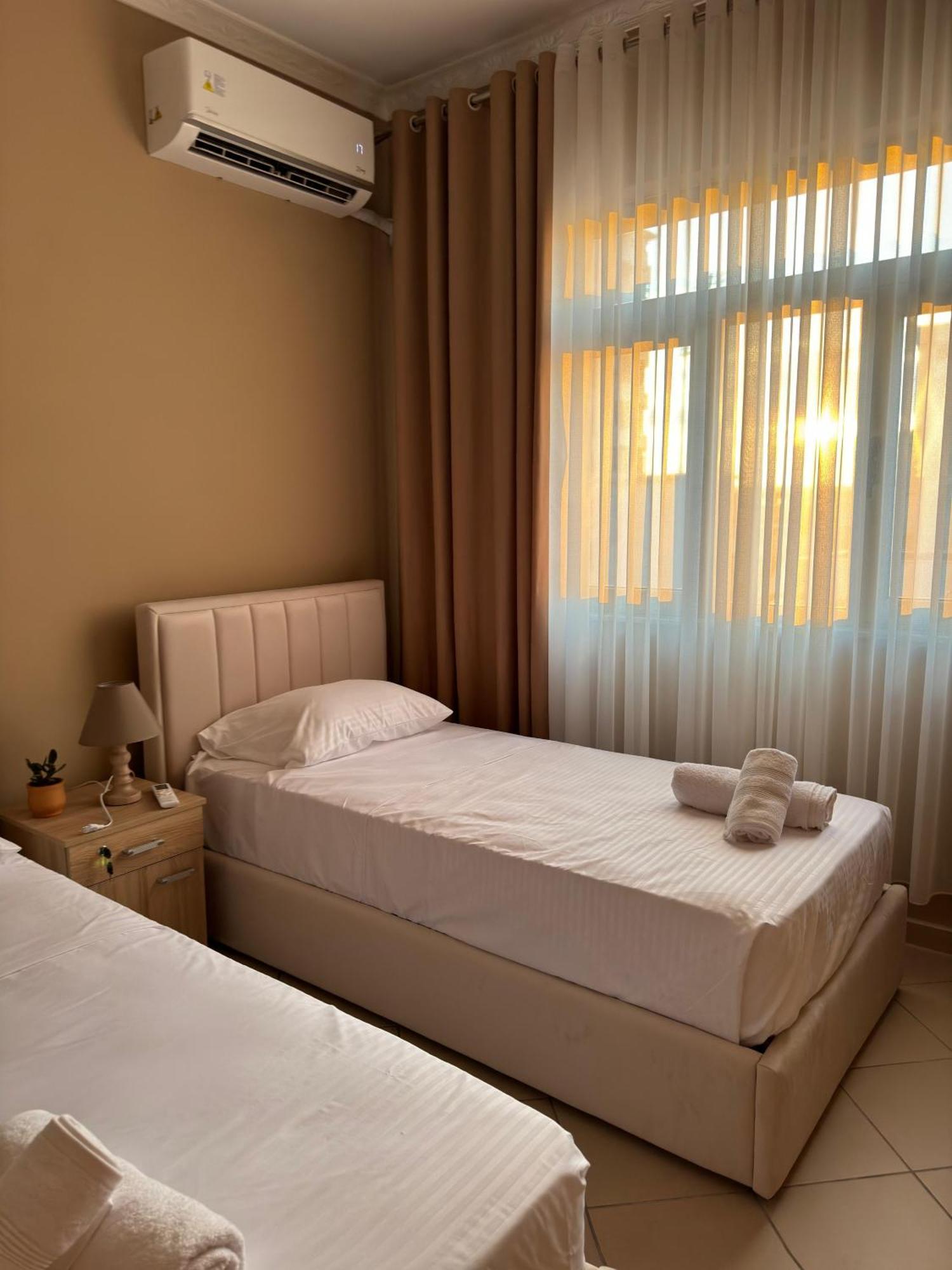 Erli Apartment Shkodra Exterior foto