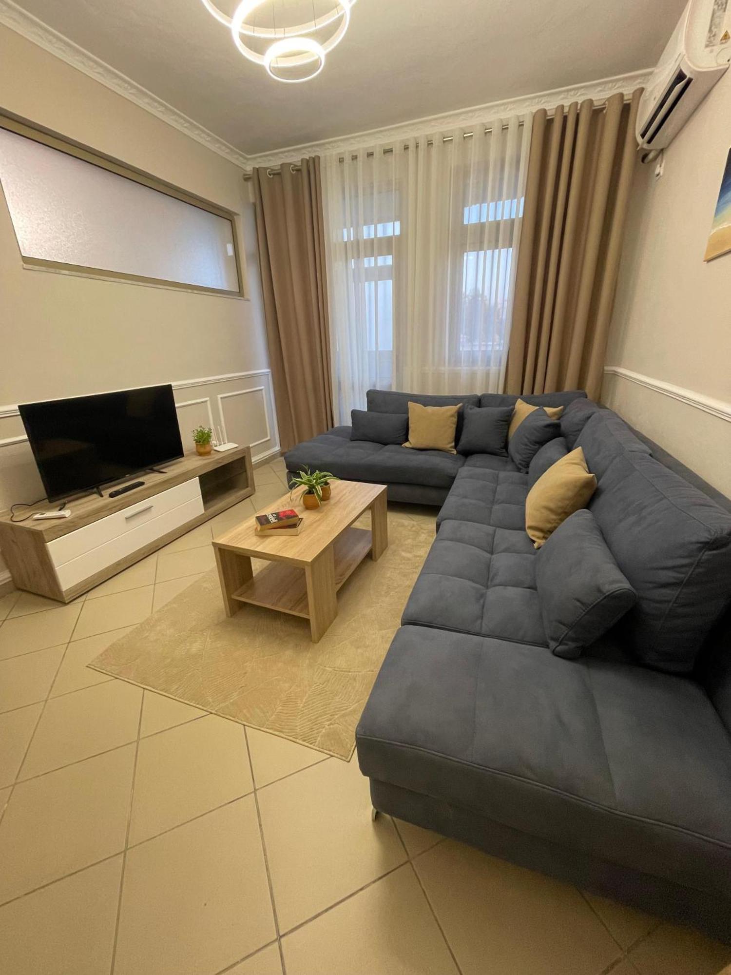 Erli Apartment Shkodra Exterior foto